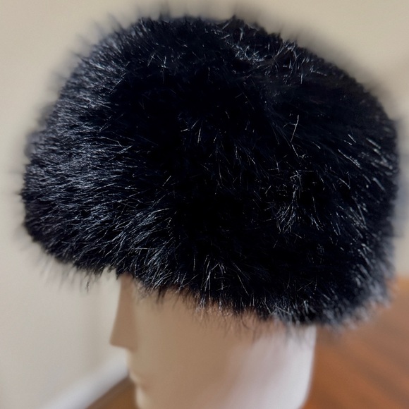 Zara Black Faux Fur Hat - Picture 13 of 13